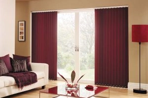 LL_Vertical_Carnival_Claret_1