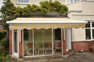 awning with bungalow brackets