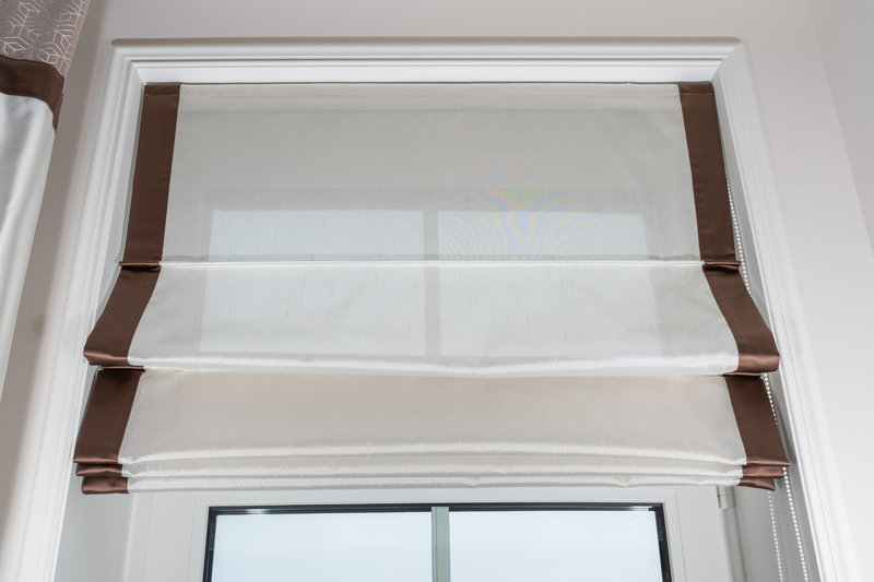 roman blind with side panels